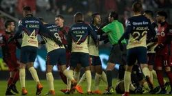 El duelo entre mexicanos y canadienses estuvo lleno de polémica