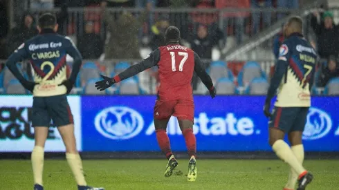 Altidore celebra el segundo tanto de los canadienses frente a las Águilas