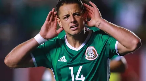 Chicharito trolleó a sus haters en Twitter.