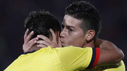 MEJOR AL BANCO. James y Muriel mientras compartían planten en la Selección. Hoy irán al banco en sus equipos pese a los goles el fin de semana.