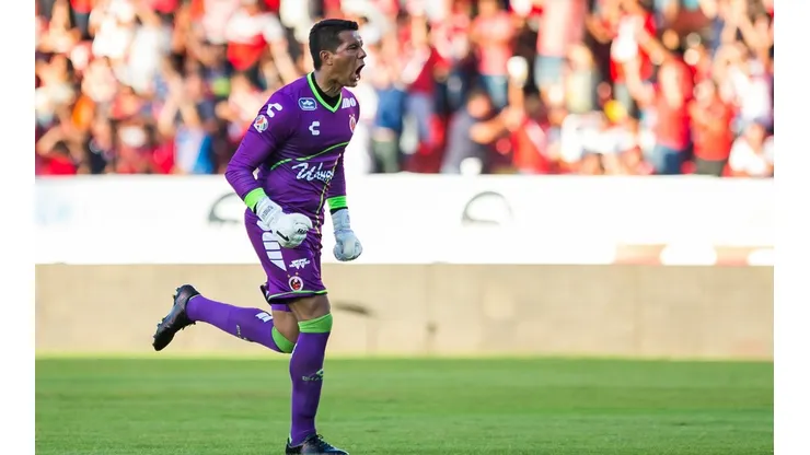 Meliton Hernández festejando el gol del triunfo