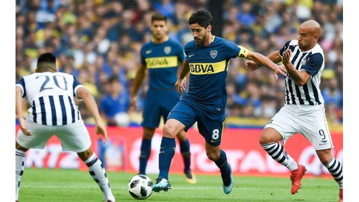 Pablo Pérez ante Talleres.