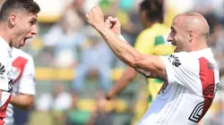 NI UN PELO DE TONTO. Pinola festeja con Enzo Pérez el segundo de River.