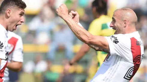 NI UN PELO DE TONTO. Pinola festeja con Enzo Pérez el segundo de River.