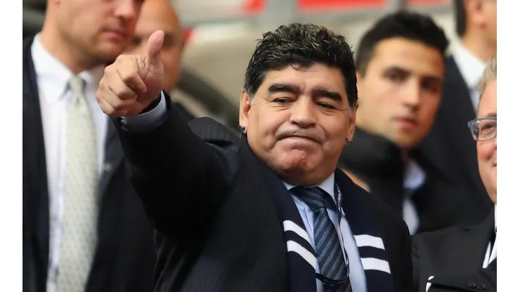 UN DARDO. Diego aprovechó la crónica del partido del Fujairah para recordar su entrega por la Selección.