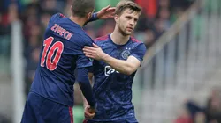 Ajax se impone a Groningen y sigue al acecho del PSV