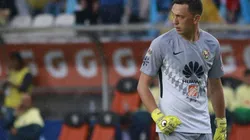 Marchesín realizó una salvada clave en el Clásico Joven.