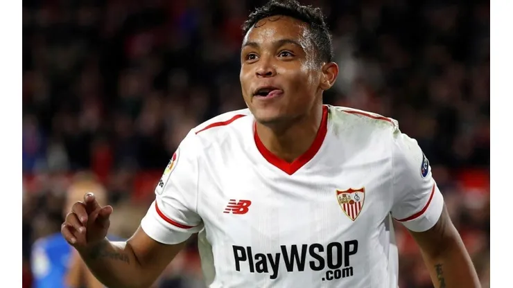 CELEBRA EL GOLEADOR. Muriel le marcó el 2-0 parcial al Barcelona para Sevilla.