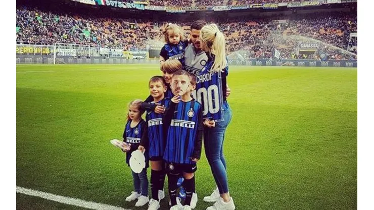 Wanda Nara junto a su familia y Mauro Icardi.