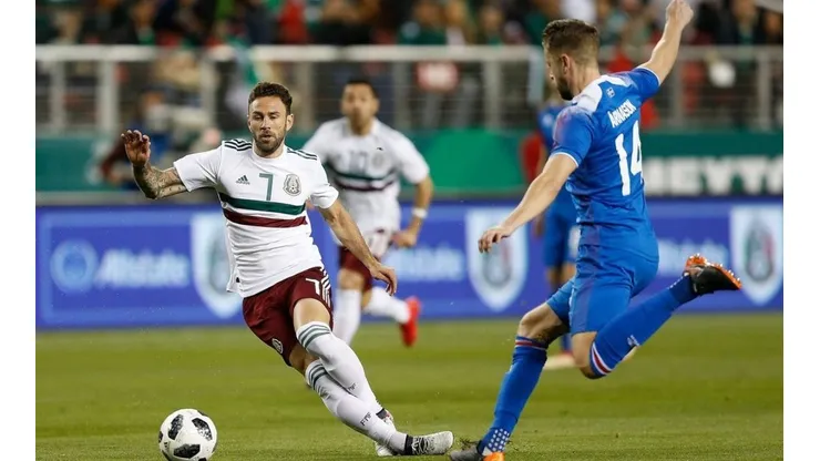 Layún y su doblete ante Islandia fueron destacados por la FIFA