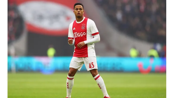 Justin Kluivert sueña con jugar en el Barcelona