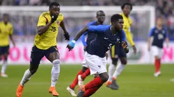 Umtiti enfrentando a la Selección Colombia.