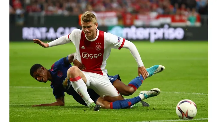 Ajax busca acercarse al liderato de Holanda ante Groningen