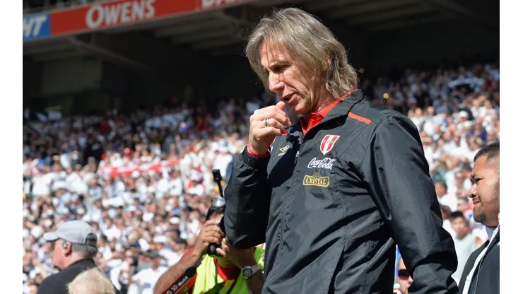 EL DUEÑO DEL PERÚ. Ricardo Gareca es todo un prócer después de clasificar a la Bicolor a Rusia 2018 (Foto: Getty).