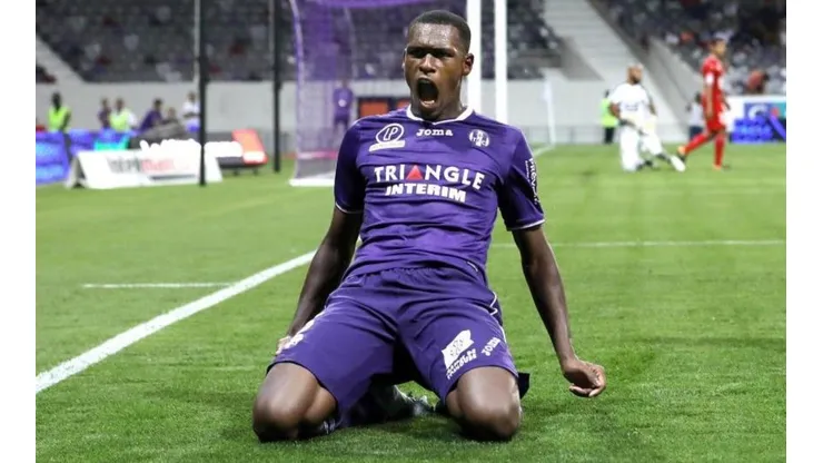 Barcelona contactó con un nuevo defensor central: Issa Diop