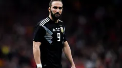 NO PUDO CONVERTIR. La frustración de Higuaín contra España, una paliza con la Argentina (Foto: Getty).