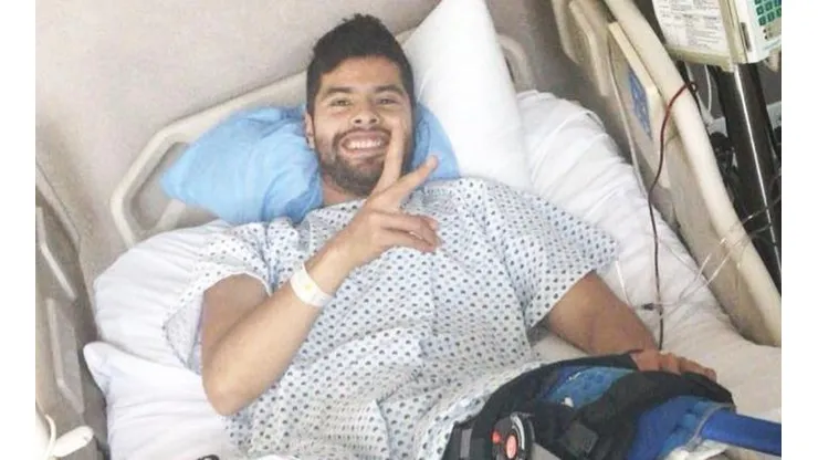 Néstor Araujo recién operado de su rodilla izquierda, espera volver a tiempo para el Mundial
