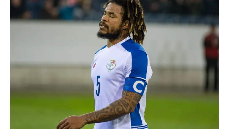 Le tocó la figurita de Román Torres y se volvió loca