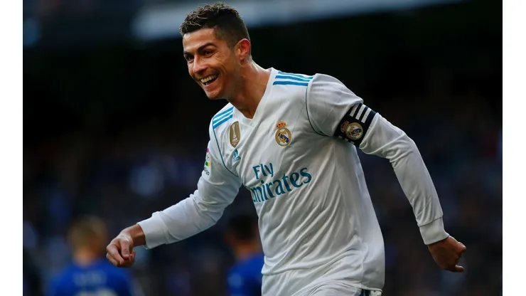 Cristiano Ronaldo volvió a casa y salió de paseo con sus tres bebés