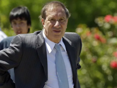 Bilardo quiere comprar todos los diarios del país para que los jugadores se sientan mejor