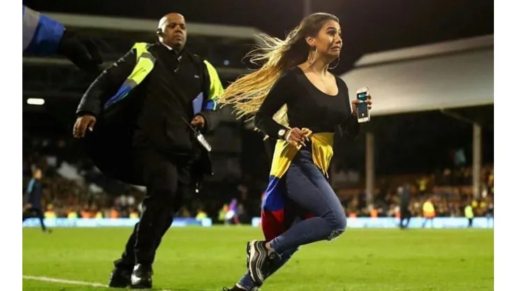 Escapó de la seguridad, se sacó una foto con James Rodríguez y se volvió completamente loca