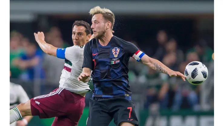 El jugador del Barcelona convirtió el primer tanto del accidentado partido