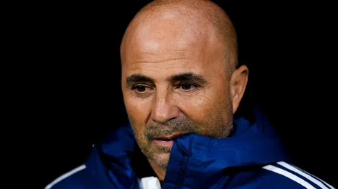 MASTIQUE LA BRONCA. Sampaoli fue muy criticado por los hinchas argentinos.