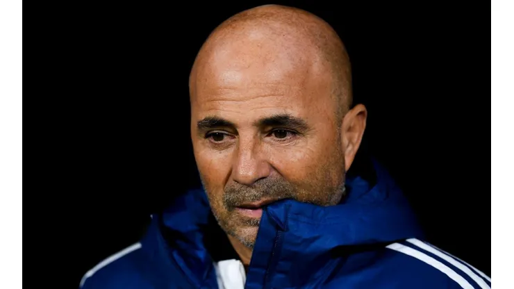 MASTIQUE LA BRONCA. Sampaoli fue muy criticado por los hinchas argentinos.