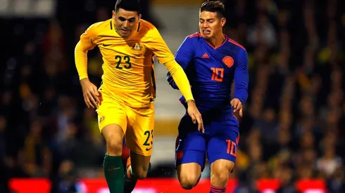 HOMBRO CONTRA HOMBRO. James Rodríguez busca ganar la posición en el amistoso contra Australia (Foto: Getty).