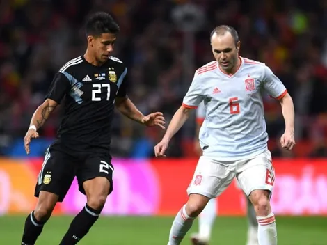 Iniesta la rompió ante Argentina y recibió una ovación espectacular