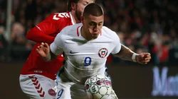 Nico Castillo ante Dinamarca...