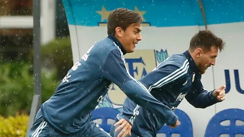 TODO ACLARADO. Paulo corre sonriente junto a su espejo Messi. ¿Se juntarán en Rusia?