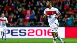 Arda Turan con el seleccionado turco.