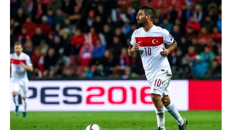 Arda Turan con el seleccionado turco.