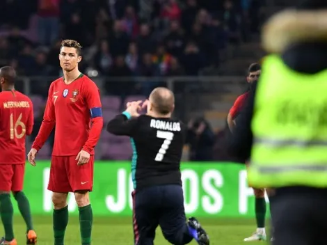 ¡Un enano invadió el campo y fue a buscar a Cristiano!