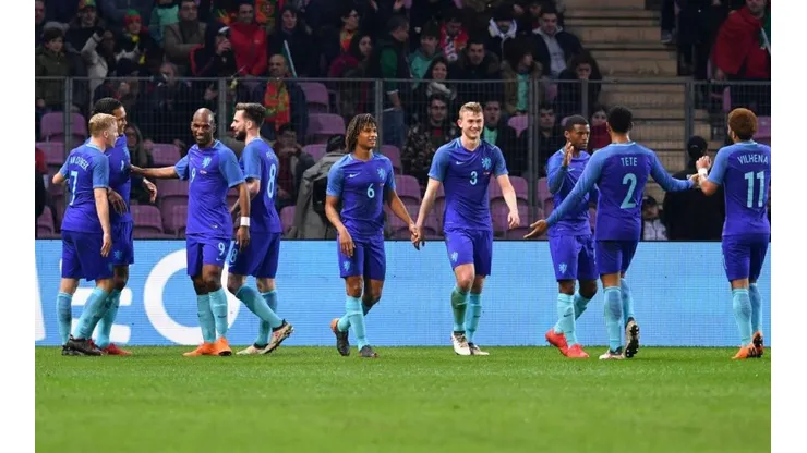 Holanda dio el golpe ante Portugal.