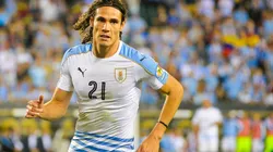 Cavani llegó solo y empujó la pelota para marcarle un gol al débil Gales de Bale