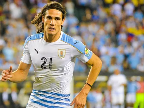 Cavani llegó solo y empujó la pelota para marcarle un gol al débil Gales de Bale