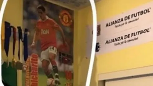 Chicharito en la muralla de González. (Instagram jgonzalezz25)