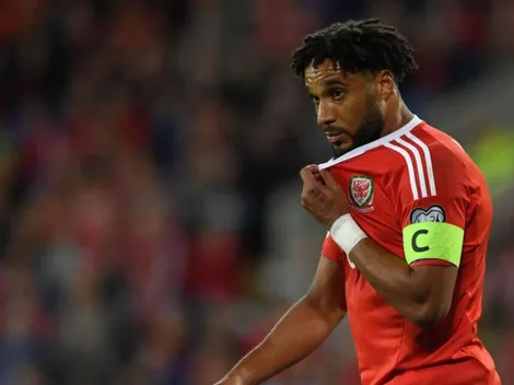 Ashley Williams se arrepintió de su ataque hacia Suárez