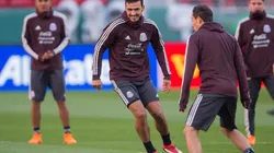 Alanís dejó en el suelo a Raúl Jiménez.