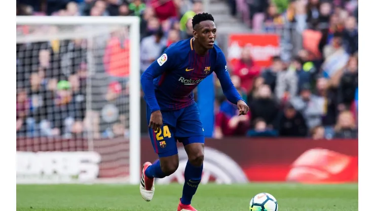 Yerry Mina jugando en Barcelona