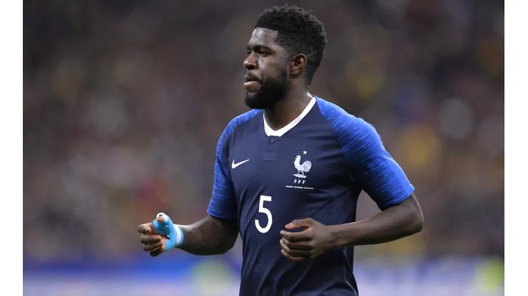 ¿HACE MUCHOS PENALES? En Colombia quieren que Mina ocupe el lugar de Umtiti en el Barça y se prenden a todos los reclamos.