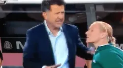 Polémica: Osorio empujó a la cuarto árbitro en México vs Islandia