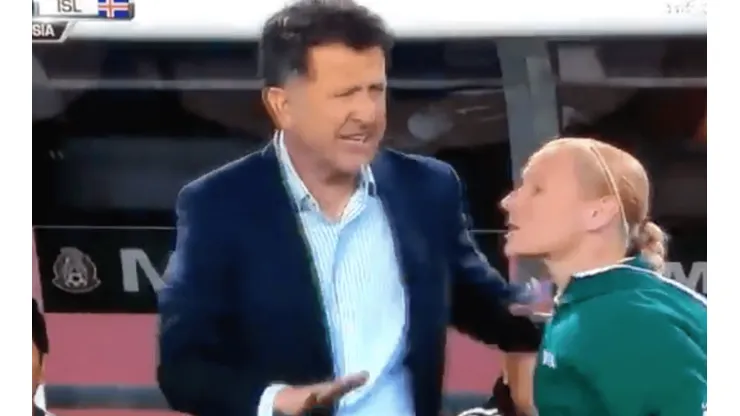 Polémica: Osorio empujó a la cuarto árbitro en México vs Islandia