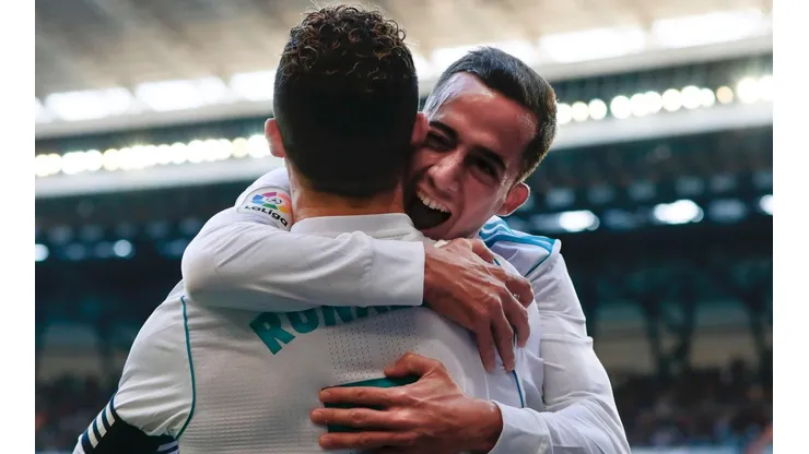 Lucas abrazando a Cristiano Ronaldo en el Real Madrid