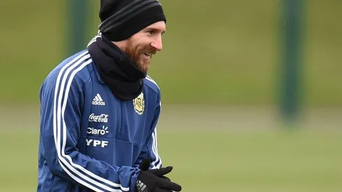 FELIZ. Lionel Messi durante los entrenamientos de la Selección Argentina en Manchester.