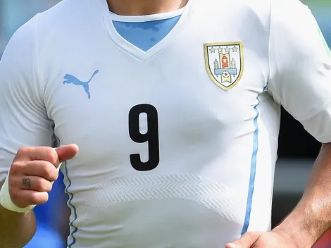 Uruguay presentó su camiseta suplente y explotaron los memes