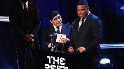 LEYENDAS DEL FÚTBOL. Maradona y Ronaldo durante la premiación de FIFA The Best.
