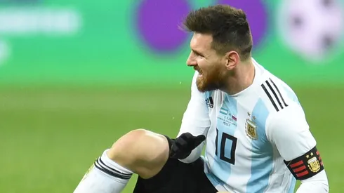 ¡CUIDATE, LEO! Con una fatiga, el delantero podría quedarse fuera de los once ante Italia.